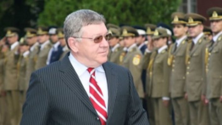 De ce a lipsit Băsescu de la Ziua Armatei din Carei